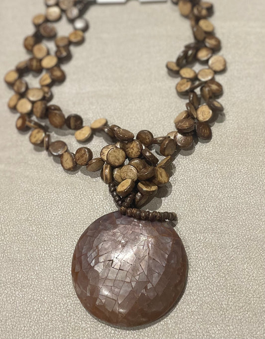 Shell Brown Necklace